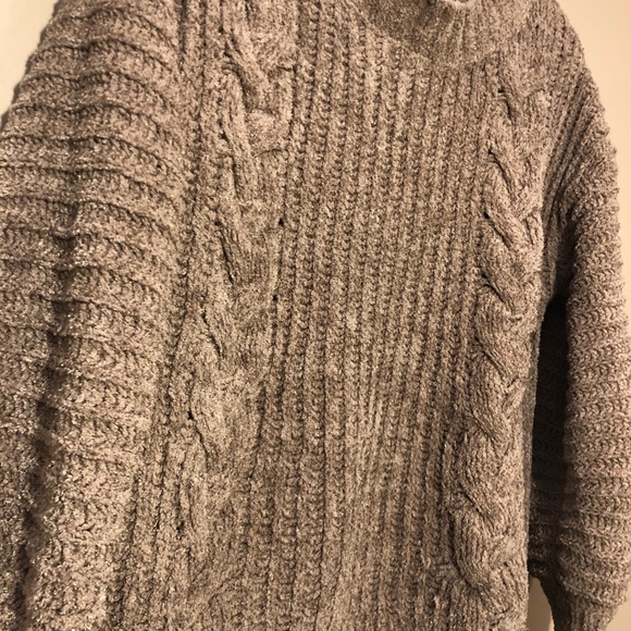 Express Sweater - Picture 2 of 4
